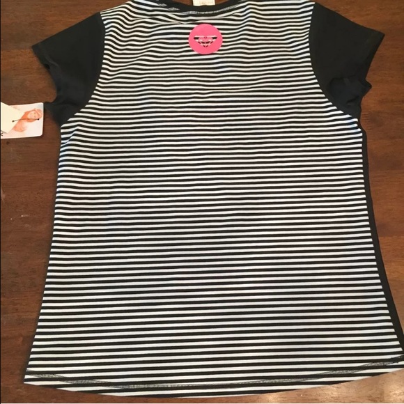 Sold on Merc***NWT Roxy Rash Guard size XL - Picture 2 of 4