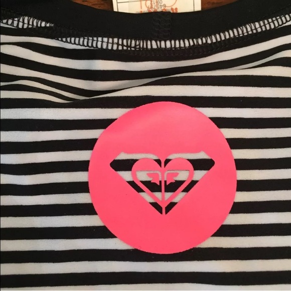Sold on Merc***NWT Roxy Rash Guard size XL - Picture 4 of 4