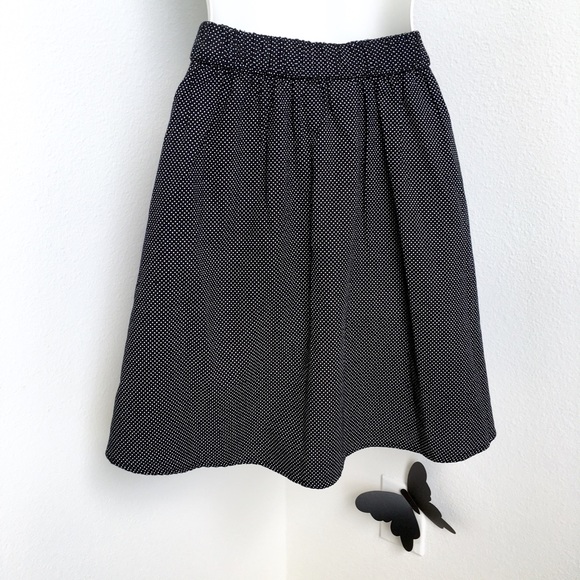 ❗️SOLD❗️Old Navy Polka Dot Fit & Flare Skirt - Picture 2 of 4