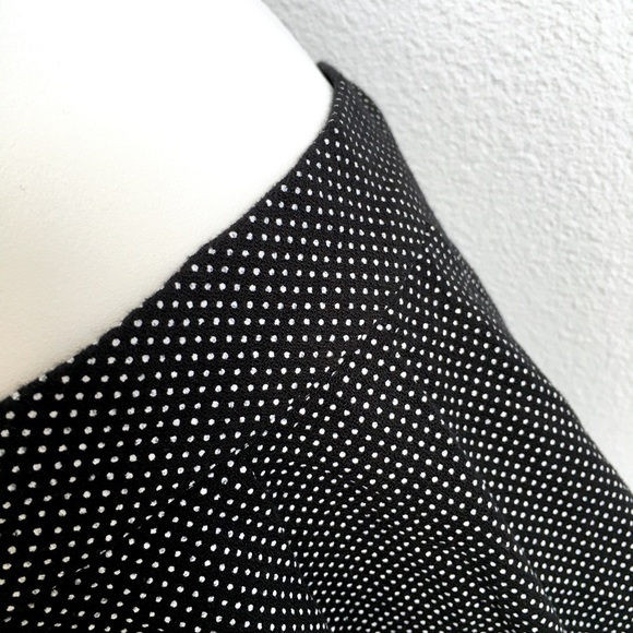 ❗️SOLD❗️Old Navy Polka Dot Fit & Flare Skirt - Picture 4 of 4