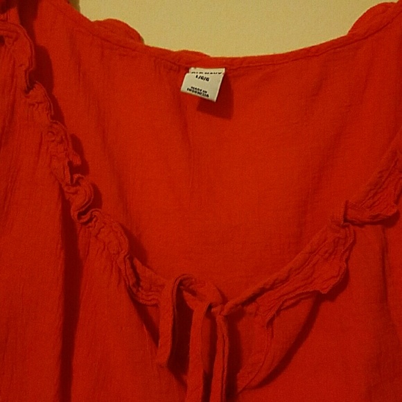 Old Navy Sleeveless Top - Picture 2 of 3