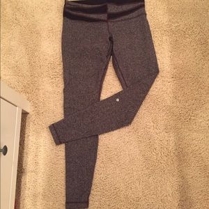 Lululemon mini-houndstooth patterned leggings