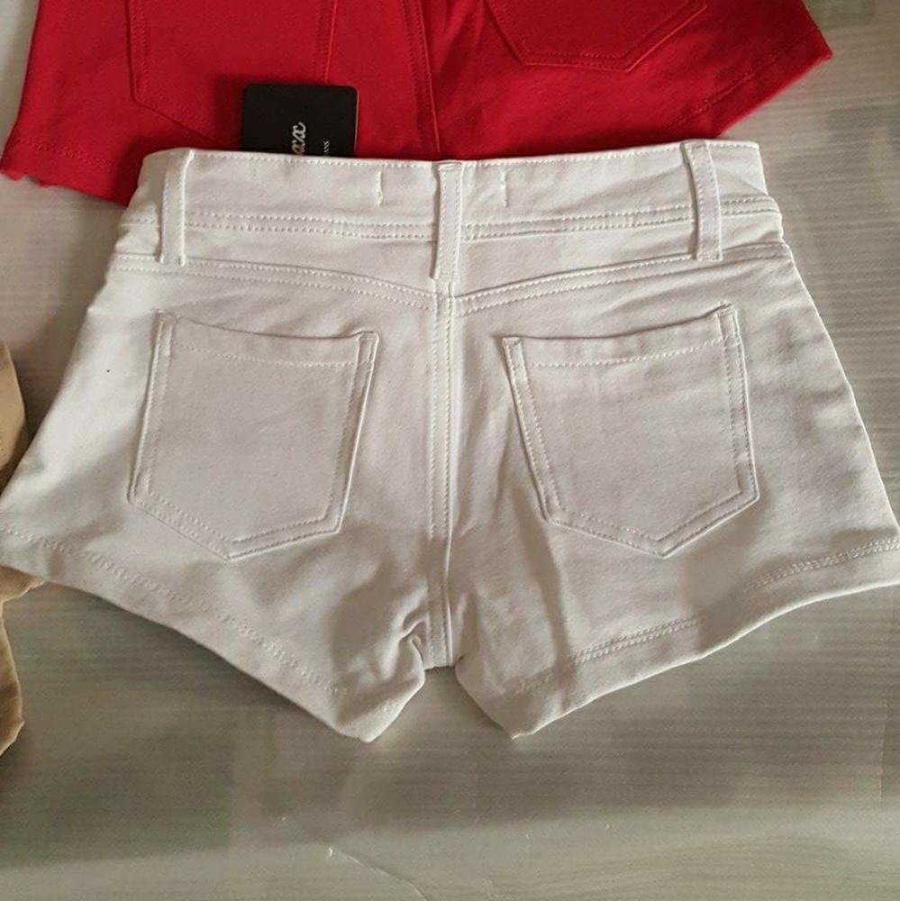 🔥 Last One SMALL 🔥White jegging shorts - Picture 2 of 2