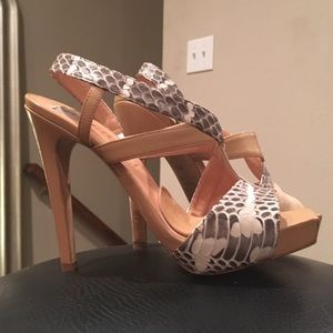 APERLAI French python nude suede heel!