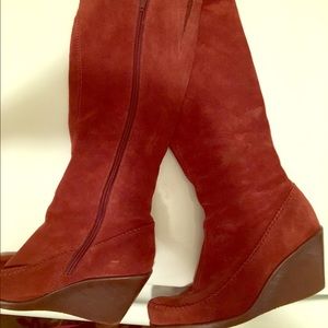 Boots Aerosoles. 6.5 in size. Super comfy!