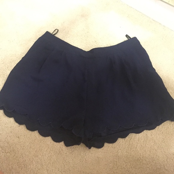 Scalloped Chevron shorts