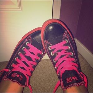 Pink/Black Converse