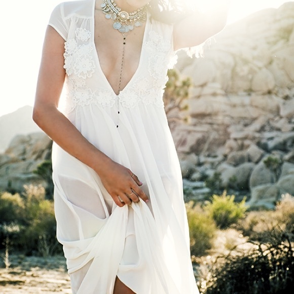 ISO Flower Bomb Maxi - For Love and Lemons ๐๐ธ๐ - Picture 2 of 2