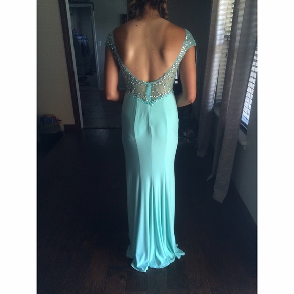 Size 6 Blush Prom - Picture 2 of 3