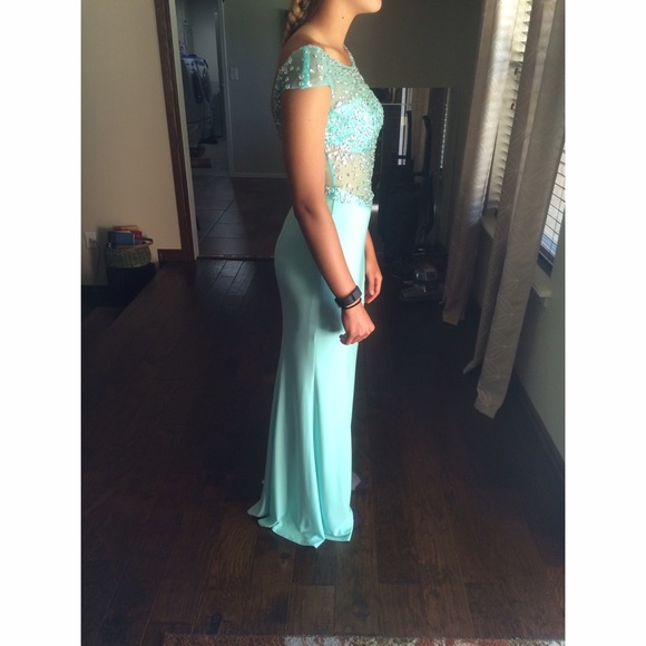 Size 6 Blush Prom - Picture 3 of 3