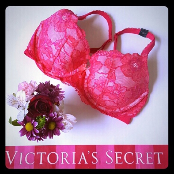 New! Victoria's Secret lined bra 32DD