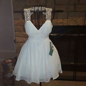 Bnwt PROM IS SOON beautiful white party dress