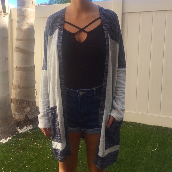 Two toned cardigan 🎉running Low!!! - Picture 2 of 4