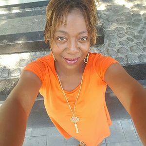 Meet your Posher, Latoya