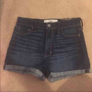 Hollister Jean shorts Size 1!