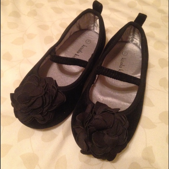 Black toddler Mary Jane flower shoes