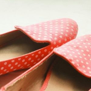 Pink and white polka-dot flats.