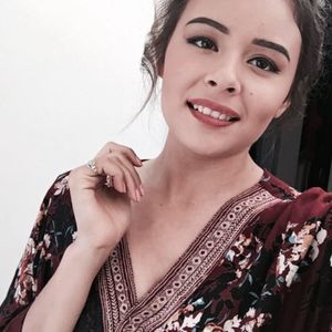 Meet your Posher, Mia