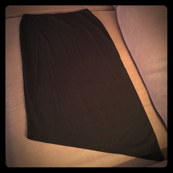 Black silk fabric. Very slimming...