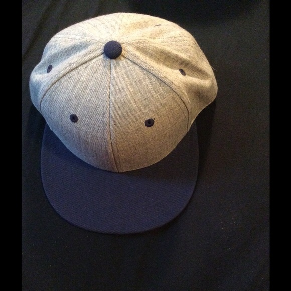 Plain grey and navy snapback