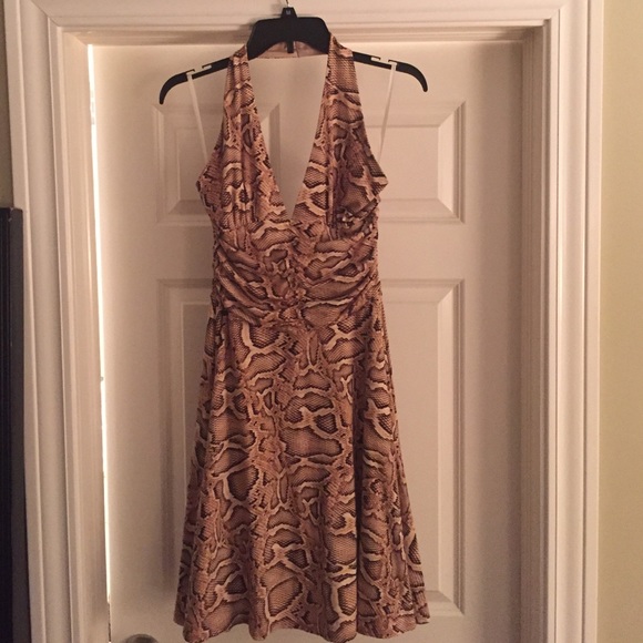 Snakeskin print halter dress 🐍 - Picture 2 of 4