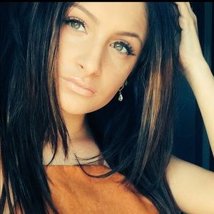 Meet your Posher, Joyceann