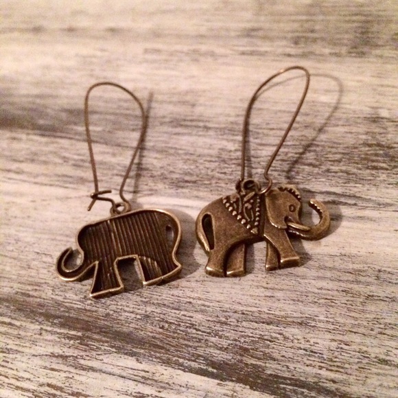 Antique Bronze Indian Temple Elephant Earrings - Picture 2 of 3