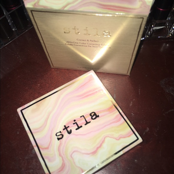 Stila Color Correcting - Picture 2 of 2