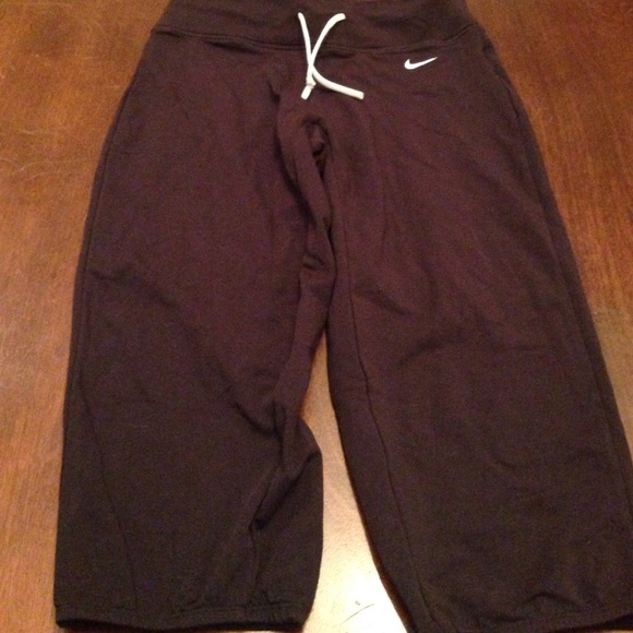 Women's Nike sweat pant capris