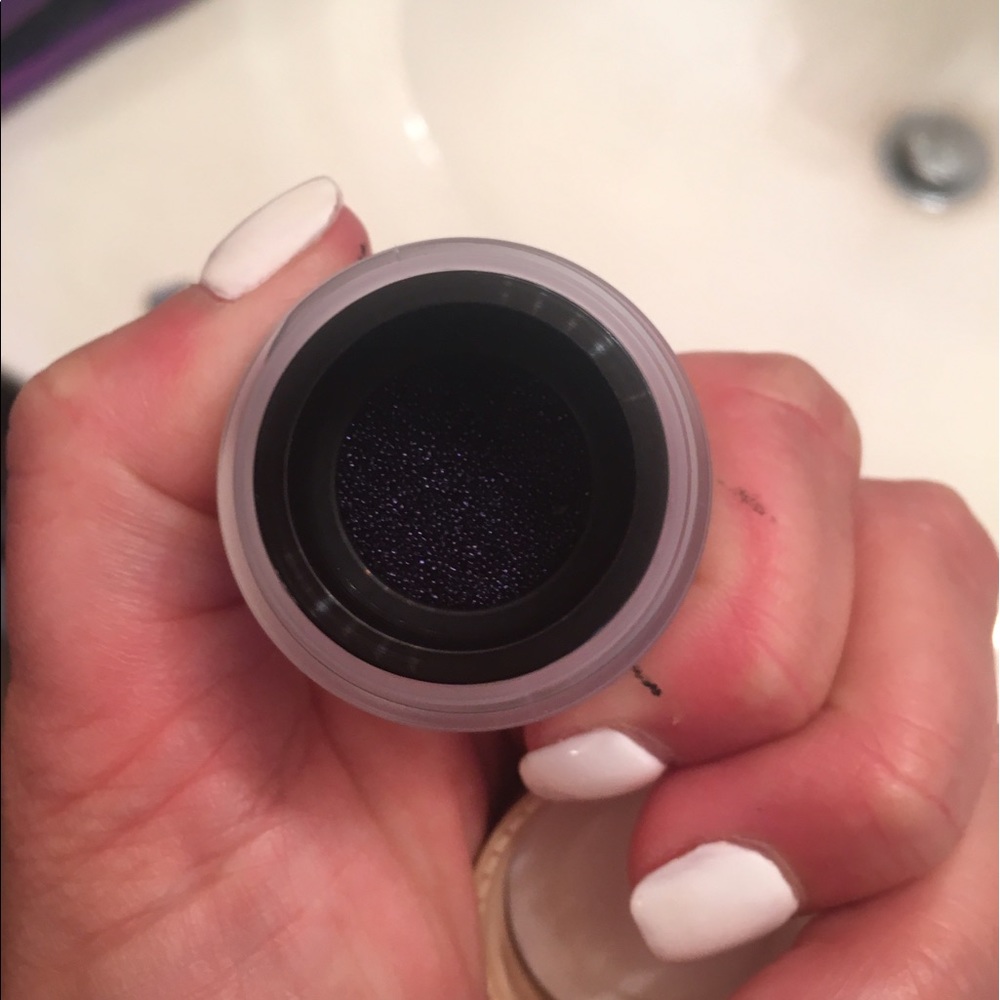 Stilla eye make up - Picture 3 of 3