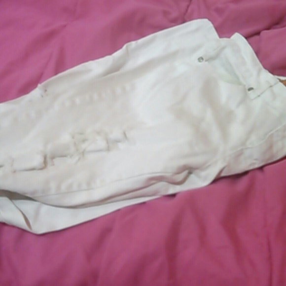 White Ripped Jeans Never Worn 2 Big For Em