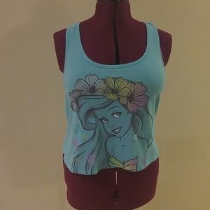 Cropped ariel top