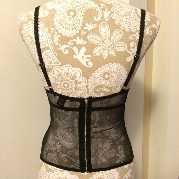 New VS 36C Floral Lace Bustier - Picture 4 of 4