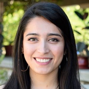 Meet your Posher, Mayra