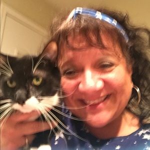 Meet your Posher, Lea