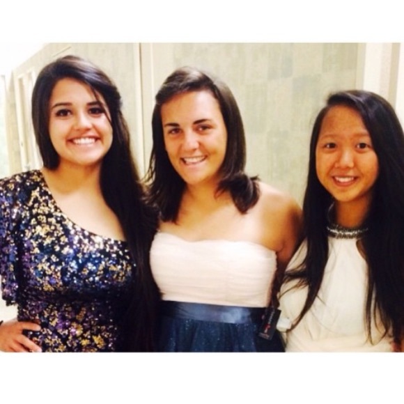 Davena Rene ✨ - Picture 3 of 3