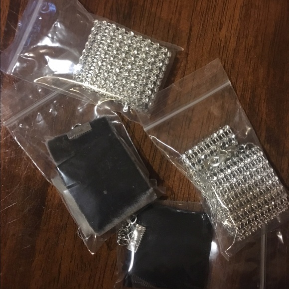 Free chokers with purchase - Picture 2 of 2