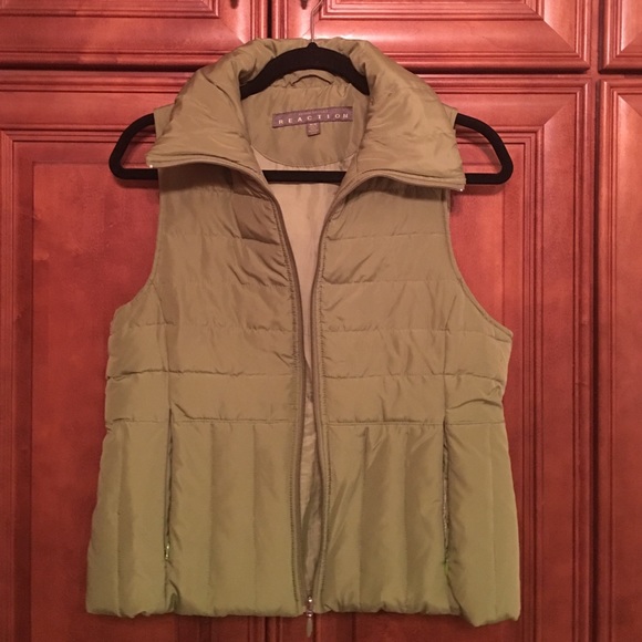 Light olive green fitted puffer vest