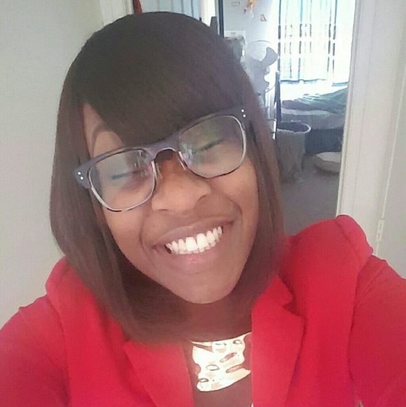 Meet your Posher, Kayla