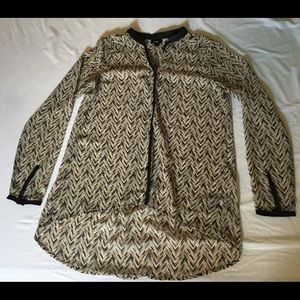 Black and cream long sleeved shirt