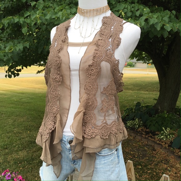 Ruffled Vest ($ FIRM unless bundled-Retail item) - Picture 2 of 4