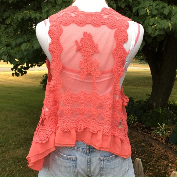 Ruffled Embroidered Vest - Picture 3 of 4