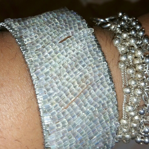 Vintage iridescent cuff - Picture 2 of 2