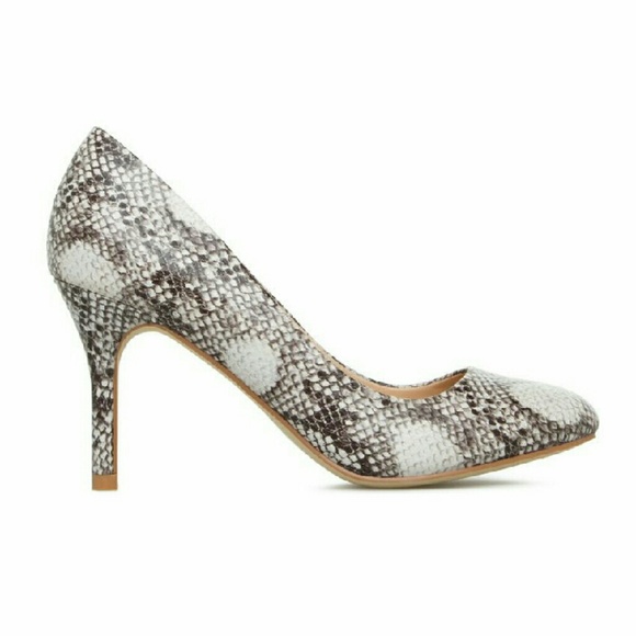 ☆HP☆ Trendy Animal Snake Print Basic Career Heels - Picture 2 of 6
