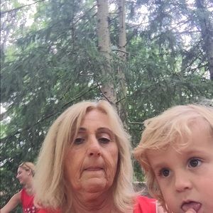 Meet your Posher, Debbue