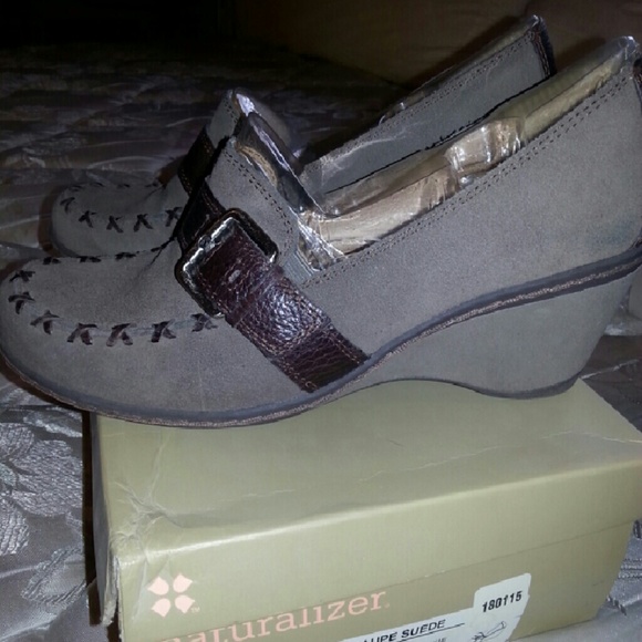 Suede Naturalizers