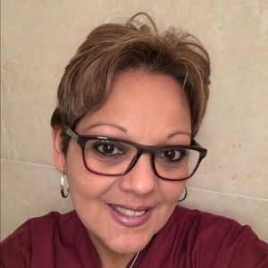 Meet your Posher, Edith