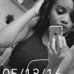 Meet your Posher, Nadia