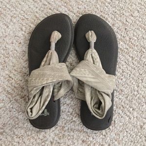 Sanuk yoga sling sandal