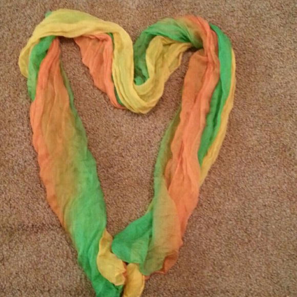 Multi colored scarf - Picture 3 of 3